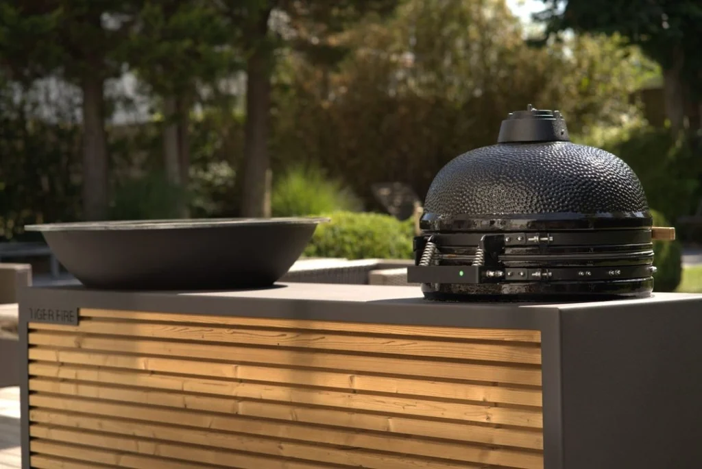 Kamado BBQ - Superior Heat Retention: "Experience superior heat retention with the Kamado BBQ. Cook your meals to perfection with consistent and even heat. OFFICIAL STORE | SHOP | PLANCHA BBQ | BBQ KOPEN | Kupić BBQ | Koupit BBQ | Buy a BBQ | Acheter BBQ | BBQ KAUFEN | Acquistare un BBQ | Comprar un BBQ | EINEN BBQ KAUFEN | Comprar um BBQ | FUERPLATTE PLANCHA BBQ | PLANCHA GRILL | BBQ GRIDDLE